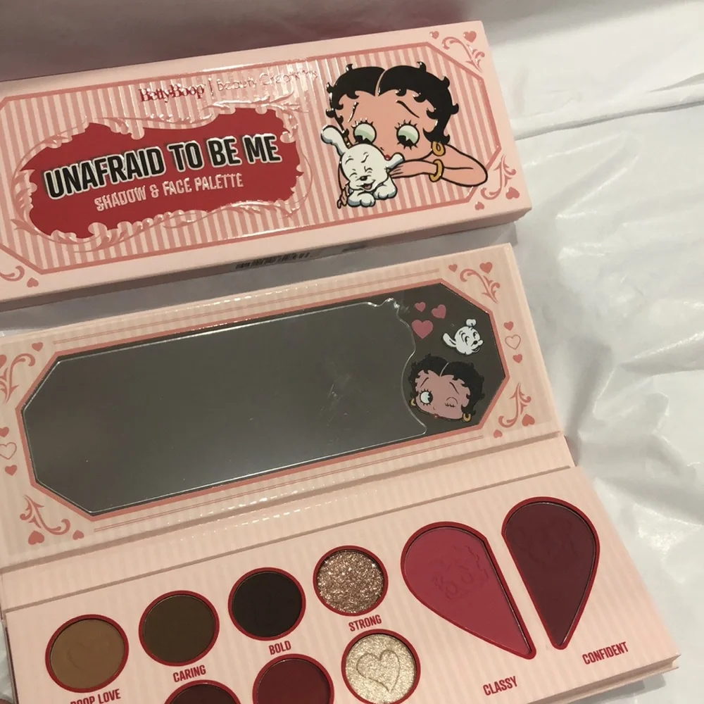 Betty Boop unafraid to‎ be me 10 shases eyeshadow and face mirrored palette new